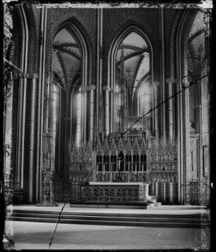 Bad Doberan, Doberaner Münster, Blick in den Binnenchor mit Altar