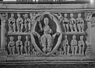Antependium mit Majestas Domini, den Evangelistensymbolen und den zwölf Aposteln