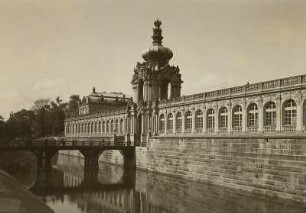 Zwinger, Langgalerie und Kronentor