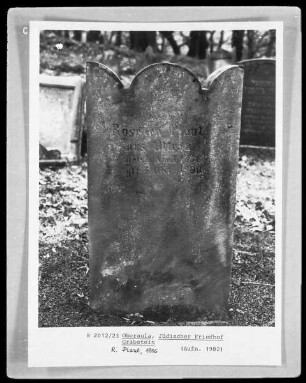 Grabstein von R. Plaut, gestorben 1906
