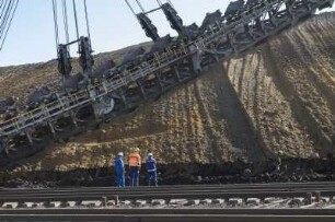 Eimerkettenbagger im Vorschnitt, Tagebau Welzow