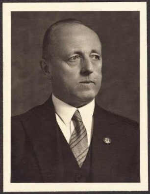 Fach, Oskar