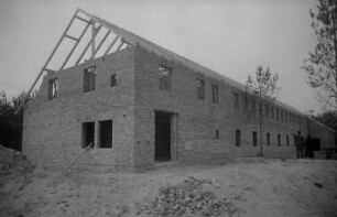Eröffnung der Friedrich-Wolf-Oberschule in Boock / Kreis Uecker-Randow (Mecklenburg) : Außenansicht des Rohbaus