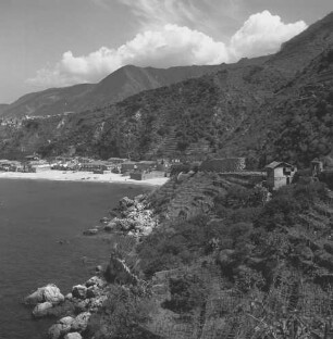 Scilla, Blick über die Bucht auf die Stadt