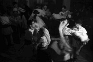 Bukarest: Rumänische Folkloretanzgruppe