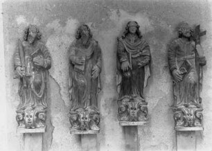 Vier Apostelstatuen
