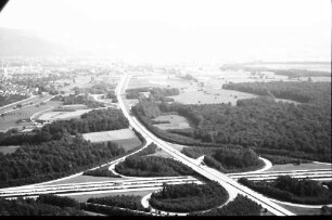 Umkirch: Autobahnkleeblatt, Freiburg Mitte, Zubringer, Weingarten