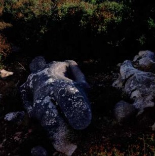 Naxos, Melanés. Kouros von Flerio, archaischer Kuros in einem antiken Steinbruch. K1