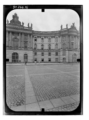 Berlin : August-Bebel-Platz, Kommode