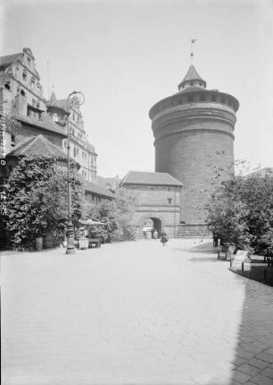 Frauentormauer — Frauentorturm