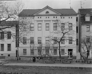 Wohn- und Geschäftshaus