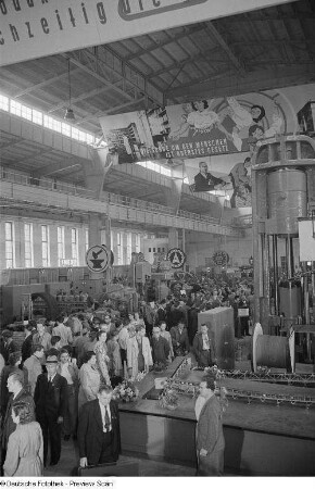 Exponate auf der Leipziger Herbstmesse 1954