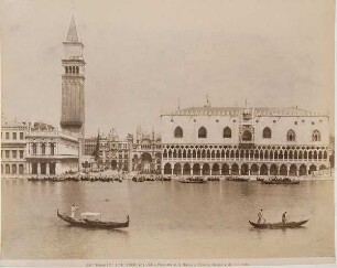 Piazzetta di San Marco und der Dogenpalast vom Meer aus gesehen. Venedig