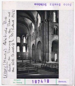 Lessay (Manche): Ehemalige Abteikirche, Inneres, Blick durch die Vierung zum Chor (Zustand 1963)