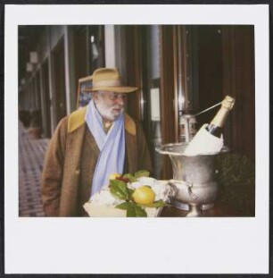 Wolfram Siebeck vor der Enoiteca Il Calice in Berlin