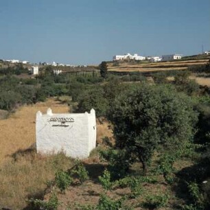 Sifnos. Taubentürme unterhalb von Kato Petáli