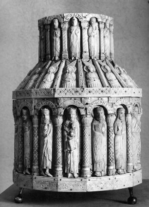 Das große Turrisreliquiar : Das große Turrisreliquiar. Knochen (1200-1250). Darmstadt, Hessisches Landesmuseum Darmstadt, Kabinett Hüpsch