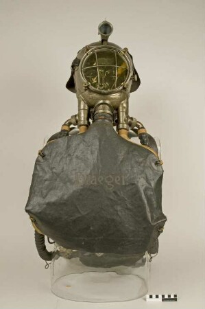 Dräger Rettungsgerät Modell 1904/09 für Helmatmung