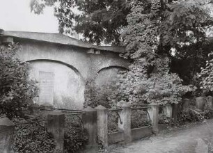 Eliasfriedhof, Wandgrabmal, um 1830