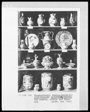Majolika-Gefäße