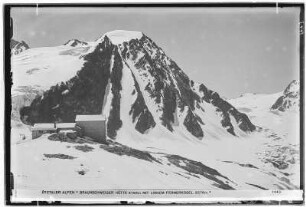 Ötztaler Alpen. Braunschweiger Hütte (2759 Meter) mit linkem Fernerkogel (3278 Meter)