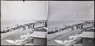 Dieppe. Strandpanorama mit Badegästen