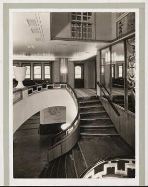 Passagierschiff "Boissevain" & MS Boissevain : Passagierschiff "Boissevain" (Stapellauf September 1936). Treppenaufgang (Ausstattung 1937; Deutsche Werkstätten AG Hellerau)