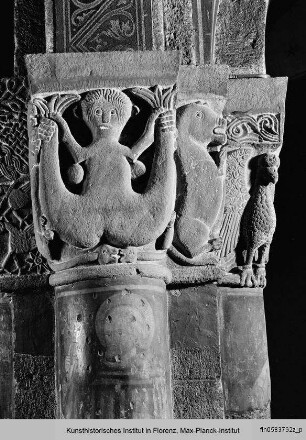 Kapitell mit Sirene, Pferd und Adler