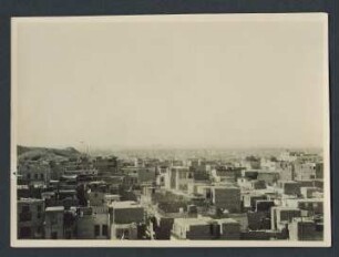 Blick von der Ibn Tulun Moschee auf Kairo bis zu den Pyramiden