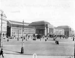 Leipzig: Hauptbahnhof von Börse aus
