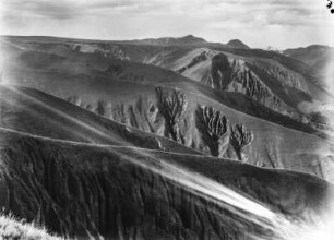 Blick ins Tal : Blick von den Bergen um La Paz in ein darunterliegendes Tal.