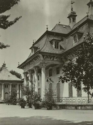 Dresden-Pillnitz. Schloß (1720-1725, M. D. Pöppelmann; 1788-1791, J. D. Schade). Bergpalais, Mittelbau und Westflügel