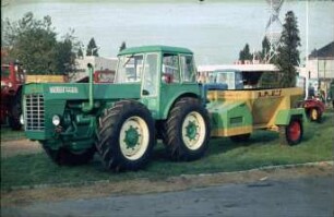 Fotografie: Allradtraktor, Futtermischwagen