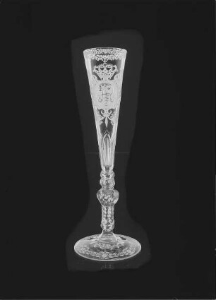 Flöte (mit Olivenrosette und Rollwerkkartusche mit AR-Monogramm)