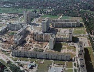 Luftaufnahme, Blick von Norden auf die John-Locke-Siedlung. Berlin-Lichtenrade, John-Locke-Straße