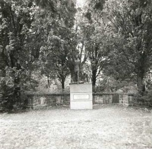 Denkmal für die Gefallenen des 1. Weltkrieges aus der Gemeinde Ströbitz : Denkmal für die Gefallenen des 1. Weltkrieges aus der Gemeinde Ströbitz (um 1920). Cottbus, Wilhelm-Nevoigt-Platz