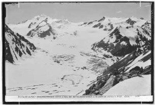 Ötztaler Alpen. Braunschweiger Hütte (2759 Meter) mit Mittelbergferner und Wildspitze (3774 Meter) vom Pitztaler Jöchl