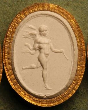 Laufender Cupido mit einem geschulterten Palmzweig (Daktyliothek, Erstes Mythologisches Tausend)
