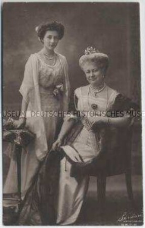 Kaiserin Auguste Viktoria und Prinzessin Viktoria Luise