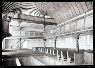 Evangelische Pfarrkirche innen nach Westen