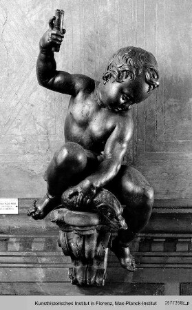 Angelnder Putto