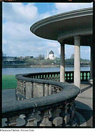 Pavillon mit Glockenspiel