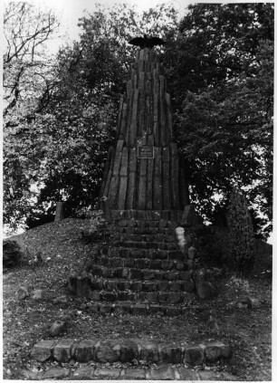 Kriegerdenkmal; Leun, Dollberg