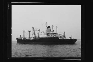 Bayernstein (1968), Frachtschiff (reefer), HAPAG, Hamburg, Bau-Nr. 933