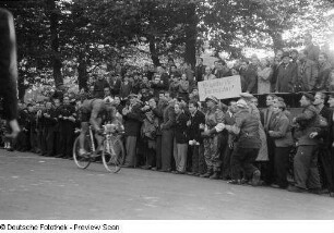 Zuschauer an der Rennstrecke