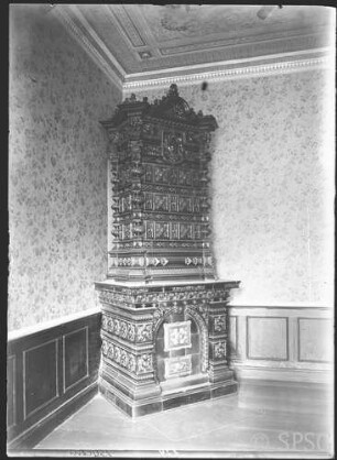 Potsdam, Villa Ingenheim, Kachelofen.