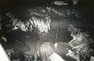 Sächsische Schweiz, Rathener Gebiet. Amselgrund mit Felsumrahmung. Luftbild-Schrägaufnahme von Südost
