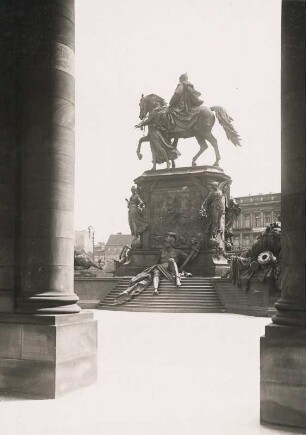 Berlin-Mitte. Das Kaiser-Wilhelm-Nationaldenkmal auf der alten Schloßfreiheit. Reiterstandbild Kaiser Wilherlm I.