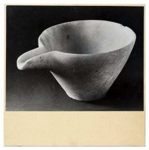 Tafel 1 / Gefäß aus Alabaster (Werkbundkiste Das Gießgefäß, Bildtafel)