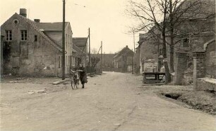 Dorfstraße in Großradisch : Wjesna dróha w Radšowje